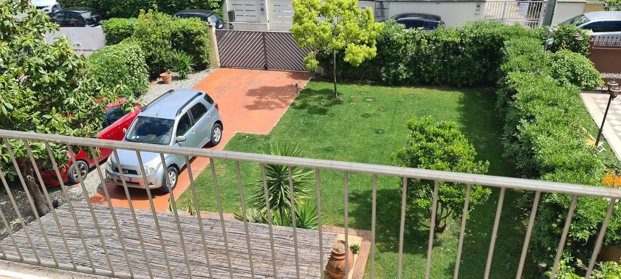 Appartamento Per Le Vacanze Vicino Al Mare, In Zona Centrale! Viareggio 0*,