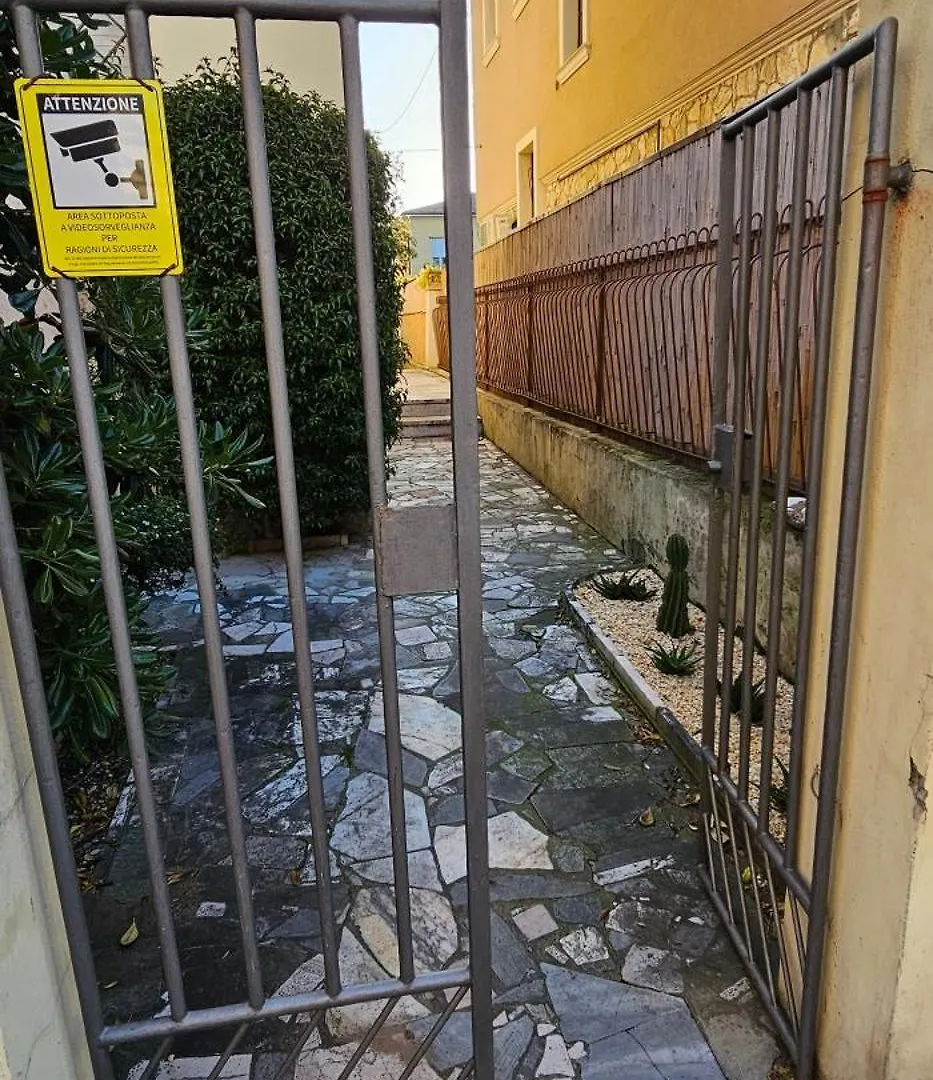 Apartment Appartamento Per Le Vacanze Vicino Al Mare, In Zona Centrale! Viareggio
